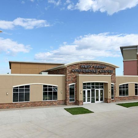 Doubletree By Hilton West Fargo Sanford Medical Center Area Hotel Exterior photo