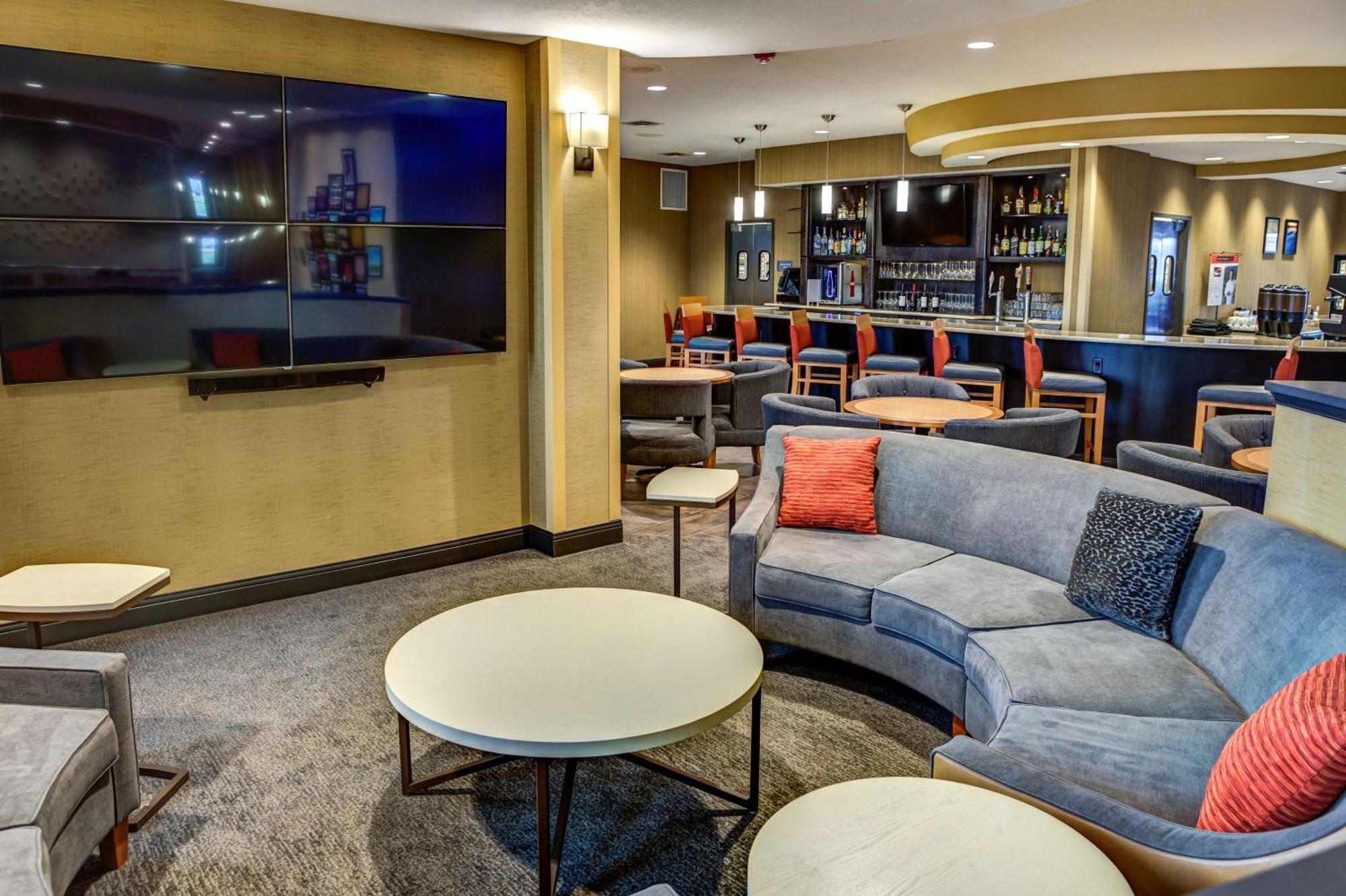 Doubletree By Hilton West Fargo Sanford Medical Center Area Hotel Exterior photo