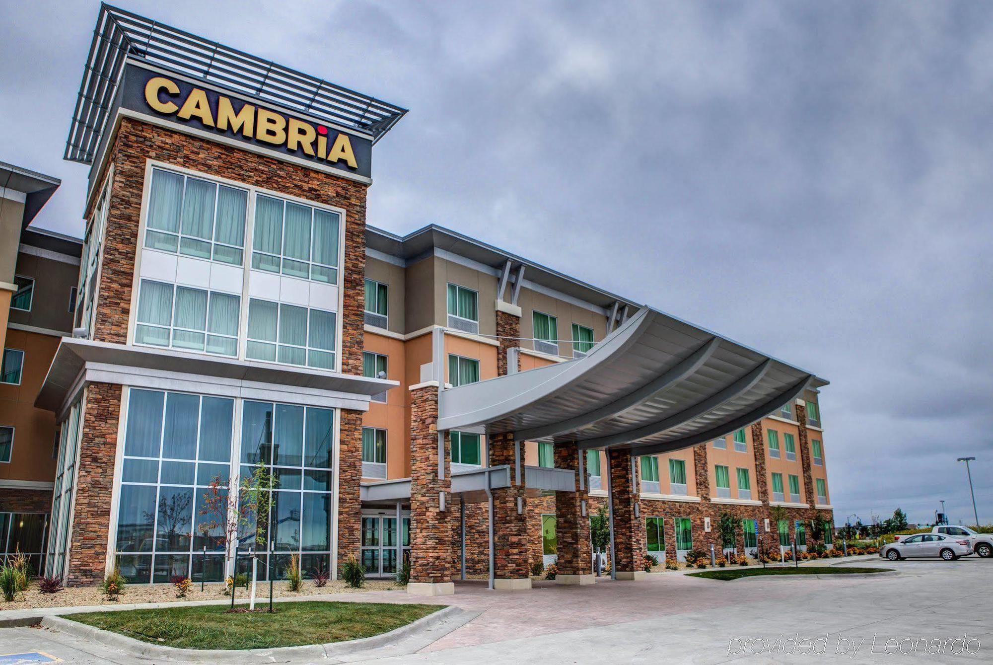 Doubletree By Hilton West Fargo Sanford Medical Center Area Hotel Exterior photo