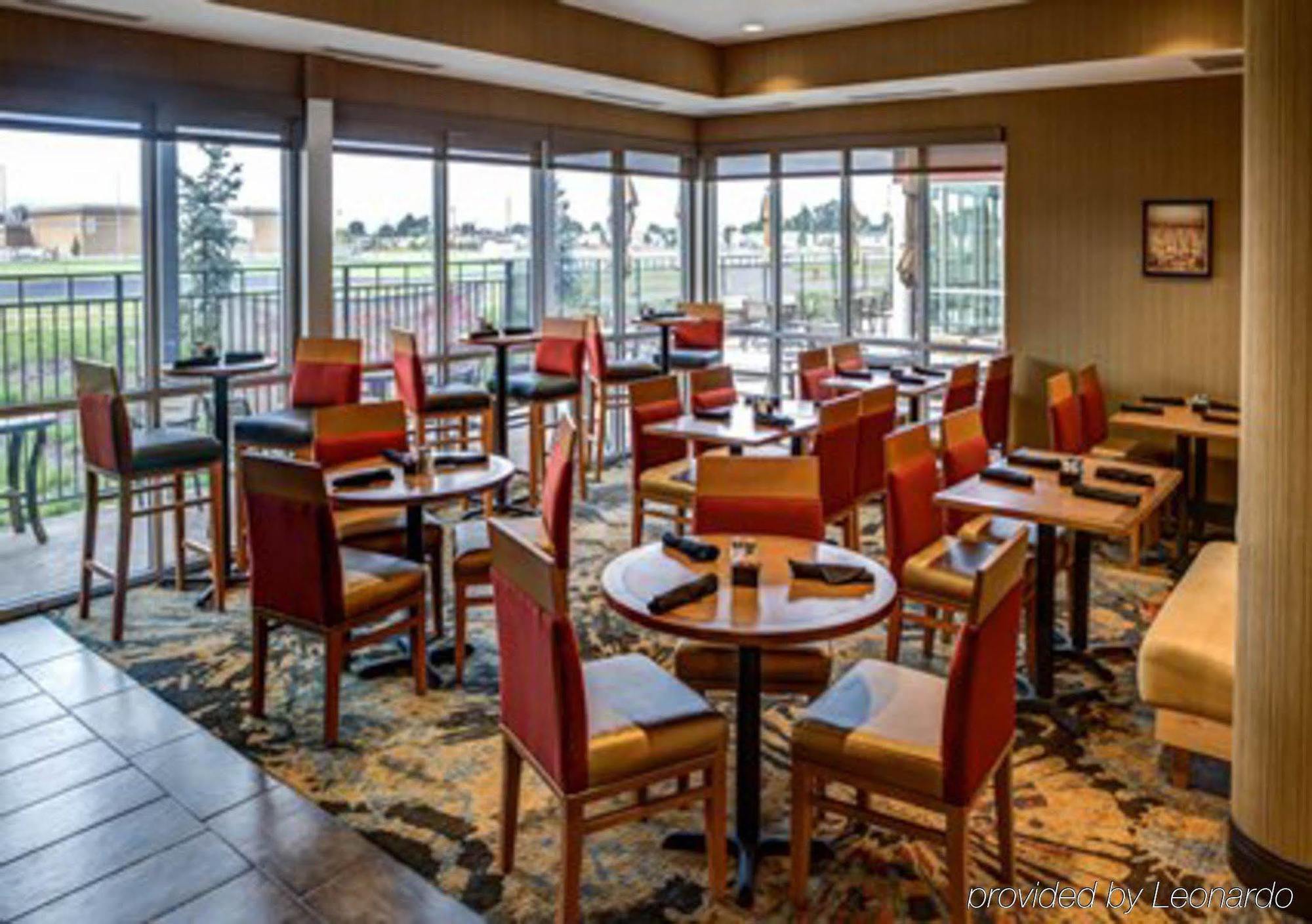 Doubletree By Hilton West Fargo Sanford Medical Center Area Hotel Exterior photo